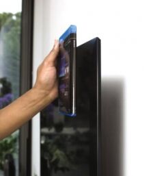 A világ legkarcsúbb LCD TV-je