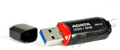 Adata 32GB USB3.0 DashDrive UV150 (AUV150-32G-RBK) pendrive - fekete Memória kártya / Pendrive - Pendrive
