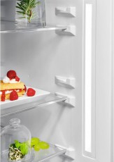 AEG RCB736E5MX szabadon&aacute;ll&oacute; kombin&aacute;lt hűtőszekr&eacute;ny Konyhai term&eacute;kek - Hűtő, fagyaszt&oacute; (szabadon&aacute;ll&oacute;) - Alulfagyaszt&oacute;s kombin&aacute;lt hűtő - 361361