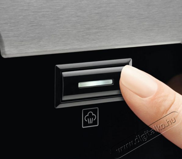 AEG BCE455350M Beépíthető sütő elektromos gőz funkcióval Konyhai termékek - Sütő-főzőlap, tűzhely (beépíthető) - Sütő (beépíthető) - 371904