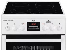 AEG CCB56470BW Ker&aacute;mialapos tűzhely gőz funkci&oacute;val Konyhai term&eacute;kek - S&uuml;tő-főzőlap, tűzhely (szabadon&aacute;ll&oacute;) - Elektromos tűzhely (szabadon&aacute;ll&oacute;) - 371905