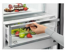 AEG RCB732E5MB alulfagyasztós hűtőszekrény - fekete Konyhai termékek - Hűtő, fagyasztó (szabadonálló) - Alulfagyasztós kombinált hűtő - 382340