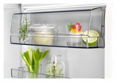 AEG SFB682F1AF Be&eacute;p&iacute;thető egyajt&oacute;s hűtőszekr&eacute;ny Konyhai term&eacute;kek - Hűtő, fagyaszt&oacute; (be&eacute;p&iacute;thető) - Egyajt&oacute;s hűtő - 468429