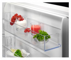 AEG OSC5D181ES HŰTŐ BE&Eacute;P&Iacute;THETŐ ALULFAGYASZT&Oacute;S LF Konyhai term&eacute;kek - Hűtő, fagyaszt&oacute; (be&eacute;p&iacute;thető) - Alulfagyaszt&oacute;s kombin&aacute;lt hűtő - 481264