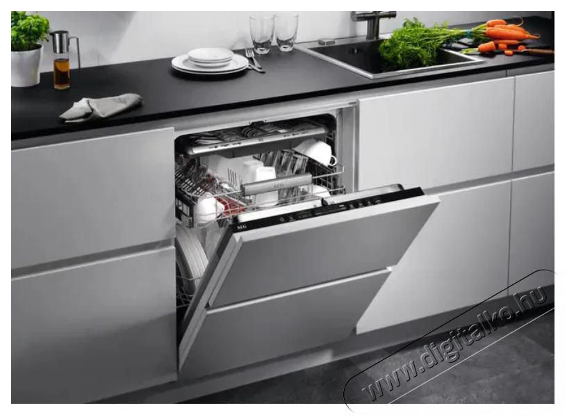 AEG 9000 ComfortLift FSE94848P Norm&aacute;l (60cm) be&eacute;p&iacute;thető mosogat&oacute;g&eacute;p &Uacute;jdons&aacute;gok - &Uacute;j term&eacute;kek - 526772