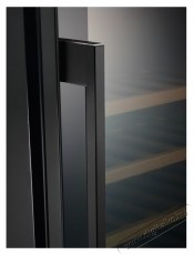 AEG AWUS052B5B Be&eacute;p&iacute;thető borhűtő, 145L, 52 palack, Elektronikus ir&aacute;ny&iacute;t&aacute;s, Fa polcok, Megford&iacute;that&oacute; ajt&oacute;, G energiaoszt&aacute;ly, 82 cm, Fekete Konyhai term&eacute;kek - Hűtő, fagyaszt&oacute; (be&eacute;p&iacute;thető) - Borhűtő - 534073