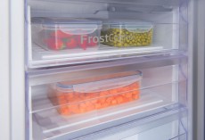 Amica FK2515.4 kombinált hűtőszekrény Konyhai termékek - Hűtő, fagyasztó (szabadonálló) - Alulfagyasztós kombinált hűtő - 342051