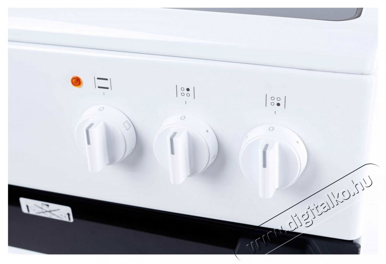 Amica 510CE1.30P W Konyhai term&eacute;kek - S&uuml;tő-főzőlap, tűzhely (szabadon&aacute;ll&oacute;) - Elektromos tűzhely (szabadon&aacute;ll&oacute;) - 505221