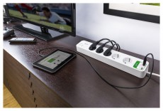 APC PM5U-GR SURGE PROTECTOR Túlfeszültségvédő Háztartás / Otthon / Kültér - Világítás / elektromosság - Hálózati elosztó / hosszabbító / adapter - 390100