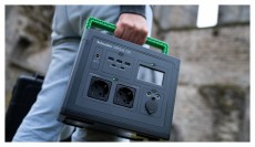 APC PPS330-GR OffGrid 330 332Wh Lítium-ion 230V hordozható akkumulátor állomás Autóhifi / Autó felszerelés - Autós / autóhifi kiegészítő - Autó akkumulátor töltő - 514242