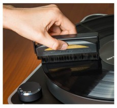 AUDIOQUEST Bakelit lemez tisztító kefe Audio-Video / Hifi / Multimédia - Bakelit lemezjátszó - Kiegészítő - 390296