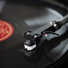 Audio-Technica AT-VM95SP/H mozgómágneses hangszedő headshellel szerelve Audio-Video / Hifi / Multimédia - Bakelit lemezjátszó - Kiegészítő - 367452