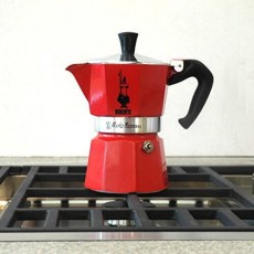 Bialetti 4942 Moka Express 3 személyes kávéfőző Konyhai termékek - Kávéfőző / kávéörlő / kiegészítő - Kotyogó kávéfőző - 336473