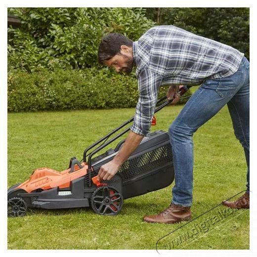 Black&Decker BEMW461BHQS FŰNY&Iacute;R&Oacute; H&aacute;ztart&aacute;s / Otthon / K&uuml;lt&eacute;r - K&uuml;lt&eacute;r / kerti term&eacute;k / grill - Fűny&iacute;r&oacute; / gyeplaz&iacute;t&oacute; - 365065