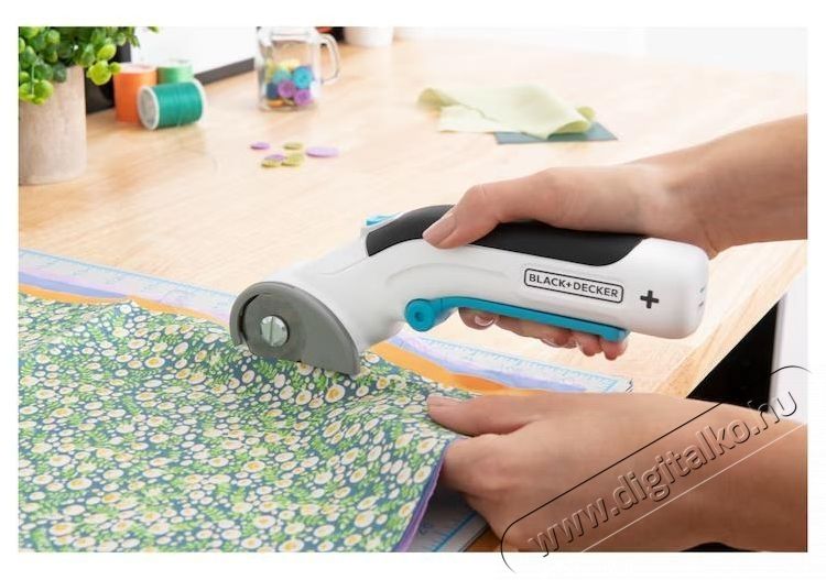 Black & Decker BCRC115 akkus forg&oacute;v&aacute;g&oacute;, 3,6 V, &ouml;n&eacute;lező penge H&aacute;ztart&aacute;s / Otthon / K&uuml;lt&eacute;r - Szersz&aacute;m - Egy&eacute;b szersz&aacute;m - 533042