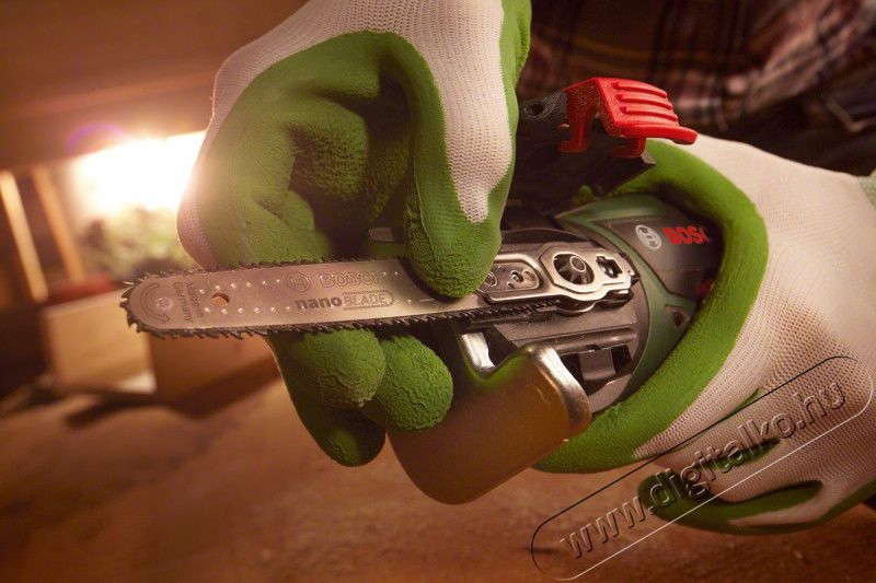 Bosch EasyCut 12 akkumul&aacute;toros k&eacute;zi fűr&eacute;sz H&aacute;ztart&aacute;s / Otthon / K&uuml;lt&eacute;r - Szersz&aacute;m - K&ouml;r / dekop&iacute;r / sz&uacute;r&oacute; fűr&eacute;sz - 362513