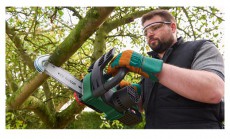 Bosch 06008B8000 Chain Saw UniversalChain 18 akkumulátoros láncfűrész Háztartás / Otthon / Kültér - Kültér / kerti termék / grill - Láncfűrész - 386180