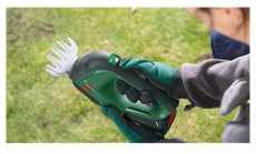 Bosch 0600857000 AdvancedShear 18V-10 akkumulátoros sövényvágó Háztartás / Otthon / Kültér - Kültér / kerti termék / grill - Sövény / kézi fű és lomb vágó - 392295