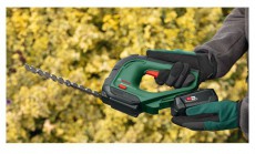 Bosch 0600857000 AdvancedShear 18V-10 akkumulátoros sövényvágó Háztartás / Otthon / Kültér - Kültér / kerti termék / grill - Sövény / kézi fű és lomb vágó - 392295