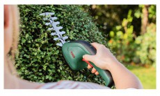 Bosch EasyShear Akkumulátoros sövényvágó Háztartás / Otthon / Kültér - Kültér / kerti termék / grill - Sövény / kézi fű és lomb vágó - 394458