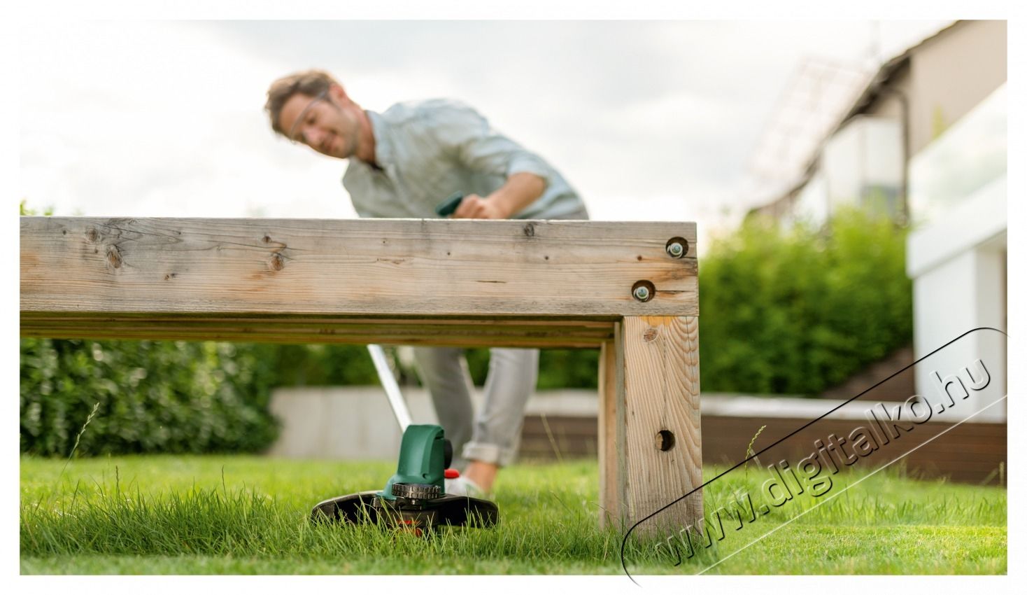 Bosch UniversalGrassCut 18V-26 akku &eacute;s t&ouml;ltő n&eacute;lk&uuml;l akkus fűszeg&eacute;lyny&iacute;r&oacute; H&aacute;ztart&aacute;s / Otthon / K&uuml;lt&eacute;r - K&uuml;lt&eacute;r / kerti term&eacute;k / grill - Motoros fűkasza / szeg&eacute;lyny&iacute;r&oacute; - 415425