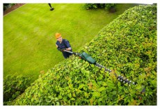 Bosch UniversalHedgePole 18 magassági sövénynyíró (csak készülék) Háztartás / Otthon / Kültér - Kültér / kerti termék / grill - Sövény / kézi fű és lomb vágó - 502269