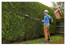 Bosch UniversalHedgePole 18 teleszkópos akkumulátoros sövényvágó Háztartás / Otthon / Kültér - Kültér / kerti termék / grill - Sövény / kézi fű és lomb vágó - 507155