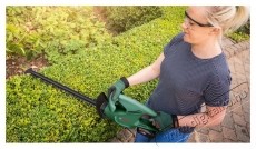 Bosch Akkus s&ouml;v&eacute;nyny&iacute;r&oacute; Bosch EasyHedgeCut 0600849M00, 18 V, 2400 l&ouml;ket/perc, 520 mm-es pengehossz, 15 mm-es fogny&iacute;l&aacute;s, akkumul&aacute;tor/t&ouml;ltő n&eacute;lk&uuml;l H&aacute;ztart&aacute;s / Otthon / K&uuml;lt&eacute;r - K&uuml;lt&eacute;r / kerti term&eacute;k / grill - S&ouml;v&eacute;ny / k&eacute;zi fű &eacute;s lomb v&aacute;g&oacute; - 535070