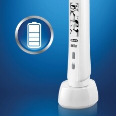 BRAUN Oral-B PRO 2 Junior Sensi fejjel Star Wars elektromos fogkefe Szépségápolás / Egészség - Száj / fog ápolás - Elektromos fogkefe - 361708
