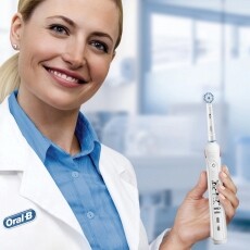 BRAUN Oral-B PRO 2 Junior Sensi fejjel Star Wars elektromos fogkefe Szépségápolás / Egészség - Száj / fog ápolás - Elektromos fogkefe - 361708