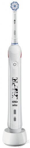 BRAUN Oral-B PRO 2 Junior Sensi fejjel Star Wars elektromos fogkefe Szépségápolás / Egészség - Száj / fog ápolás - Elektromos fogkefe - 361708