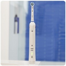 BRAUN Oral-B Smart 4 Sensi elektromos fogkefe Sensi fejjel Szépségápolás / Egészség - Száj / fog ápolás - Elektromos fogkefe - 342712