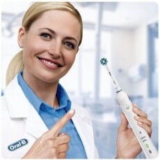 BRAUN Oral-B Smart 4 Sensi elektromos fogkefe Sensi fejjel Szépségápolás / Egészség - Száj / fog ápolás - Elektromos fogkefe - 342712