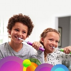 BRAUN Oral-B Pro 400 Junior elektromos fogkefe Sensi fejjel Szépségápolás / Egészség - Száj / fog ápolás - Elektromos fogkefe - 342709