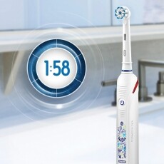 BRAUN Oral-B Smart 4 Junior Sensi fejjel elektromos fogkefe Szépségápolás / Egészség - Száj / fog ápolás - Elektromos fogkefe - 361713