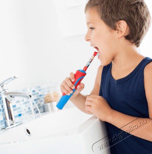 BRAUN Oral-B EB10-4 Star Wars gyermek fogkeféhez pótfej Szépségápolás / Egészség - Száj / fog ápolás - Kiegészítő - 342699
