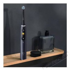 BRAUN Oral-B iO8 elektromos fogkefe - fekete Szépségápolás / Egészség - Száj / fog ápolás - Elektromos fogkefe - 399372