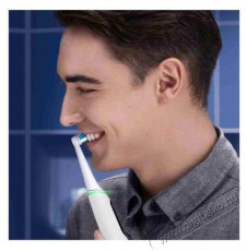 BRAUN Oral-B iO6 elektromos fogkefe fehér Szépségápolás / Egészség - Száj / fog ápolás - Elektromos fogkefe - 372257