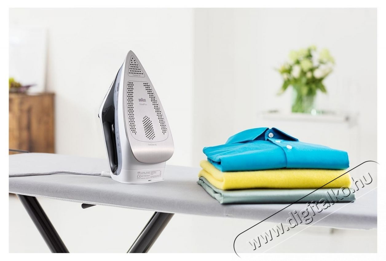 BRAUN TexStyle 7 SI7149WB Gőz&ouml;lős vasal&oacute;, 2900W, 50g/perc gőznyom&aacute;s, 220g/perc gőzl&ouml;ket, 300ml tart&aacute;ly, FreeGlide 3D technol&oacute;gia, EloxalPlus talp, Fekete/Feh&eacute;r H&aacute;ztart&aacute;s / Otthon / K&uuml;lt&eacute;r - Vasal&oacute; - Gőz&aacute;llom&aacute;s - 533107
