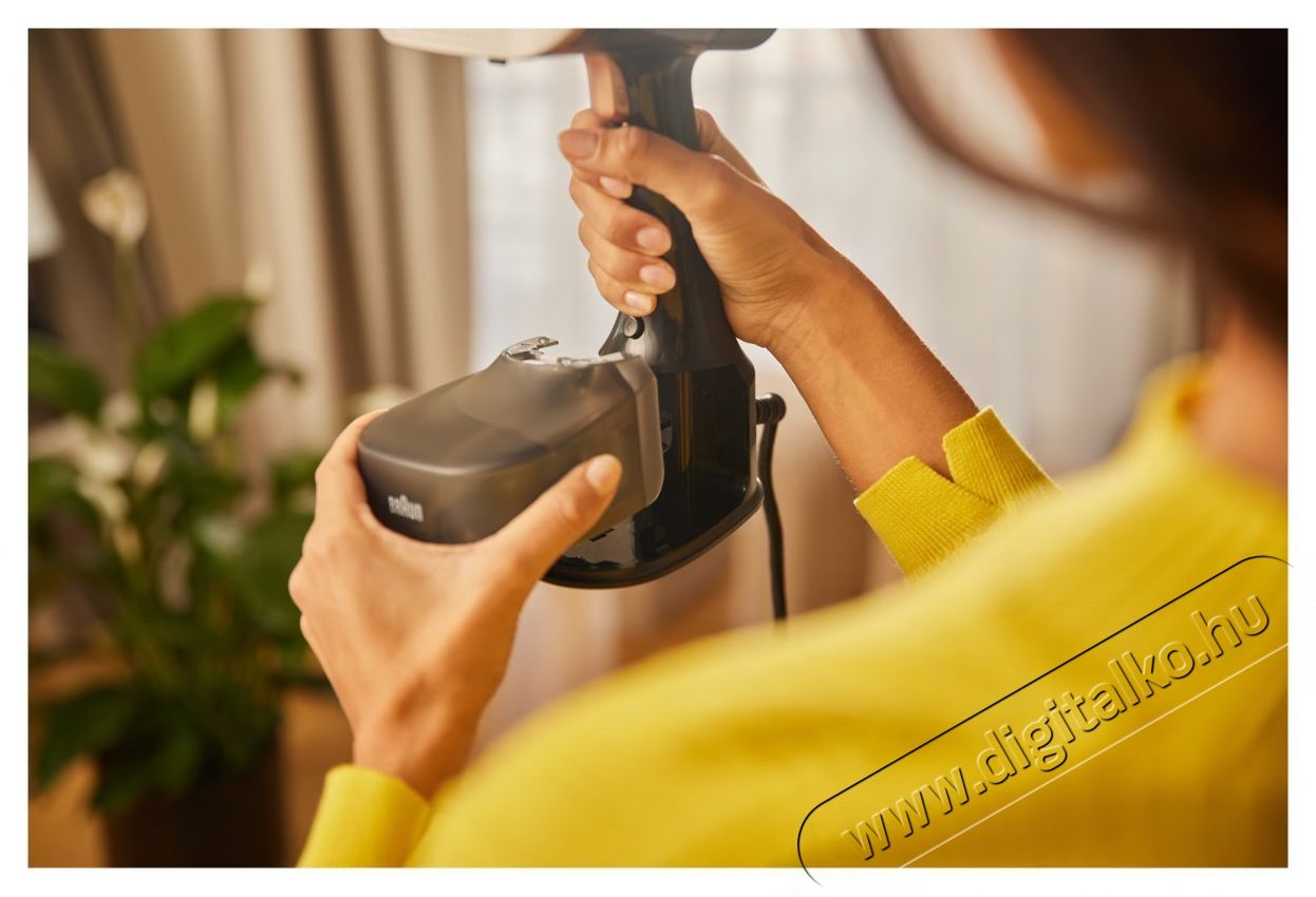 BRAUN S7077BK 0X13810102 f&uuml;ggőleges gőz&ouml;lős vasal&oacute;, fekete H&aacute;ztart&aacute;s / Otthon / K&uuml;lt&eacute;r - Vasal&oacute; - Vasal&oacute; - 533116