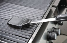 Broil King 64014 rácstisztító kefe cserélhető fejjel Háztartás / Otthon / Kültér - Kültér / kerti termék / grill - Kerti grill kiegészítő - 324038
