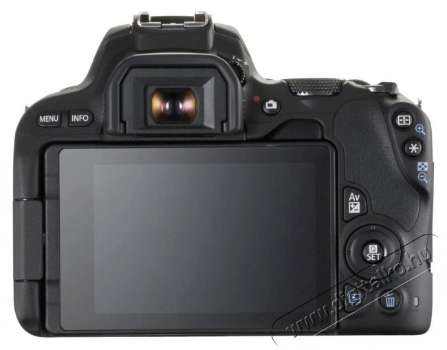 CANON EOS 200D + EF-S 18-55mm f/3,5-5,6 DC III Kit Fényképezőgép / kamera - DSLR tükörreflexes fényképezőgép - 320656