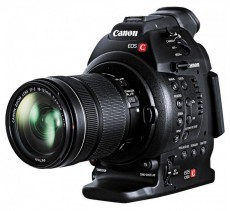 CANON EOS C 100 DAF professzionális videokamera + 18-135mm objektív Fényképezőgép / kamera - Memóriakártyás videokamera - Professzionális - 297656