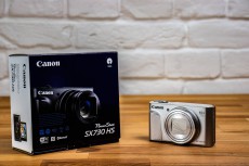 CANON PowerShot SX730 HS Travel Kit digitális fényképezőgép - ezüst Fényképezőgép / kamera - Ultrazoom fényképezőgép - Kompakt méretű - 354264