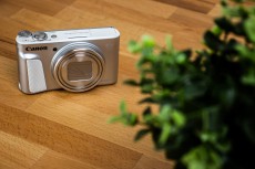 CANON PowerShot SX730 HS Travel Kit digitális fényképezőgép - ezüst Fényképezőgép / kamera - Ultrazoom fényképezőgép - Kompakt méretű - 354264