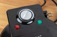 Clatronic WA 3491 gofrisütő - fekete Konyhai termékek - Konyhai kisgép (sütés / főzés / hűtés / ételkészítés) - Melegszendvics / gofri sütő - 347945