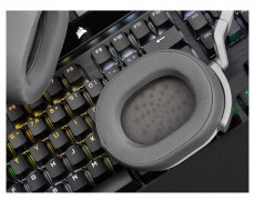 Corsair HS65 Surround fehér gamer headset Audio-Video / Hifi / Multimédia - Fül és Fejhallgatók - Fejhallgató mikrofonnal / headset - 477639