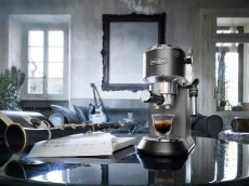 Delonghi Dedica Style EC 685.BK kávéfőző Konyhai termékek - Kávéfőző / kávéörlő / kiegészítő - Presszó kávéfőző - 322299