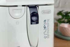 Delonghi F27201 olajsütő Konyhai termékek - Konyhai kisgép (sütés / főzés / hűtés / ételkészítés) - Olajsütő - 354269