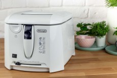 Delonghi F27201 olajsütő Konyhai termékek - Konyhai kisgép (sütés / főzés / hűtés / ételkészítés) - Olajsütő - 354269
